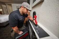 Milwaukee - AIR - TIP 2-in-1 Fugen- Und Bürstenaufsatz(AT-3) (4932498012) -Werkzeugverkaufsgeschäft milwaukee air tip 2 in 1 fugen und buerstenaufsatz at 3 49324980124