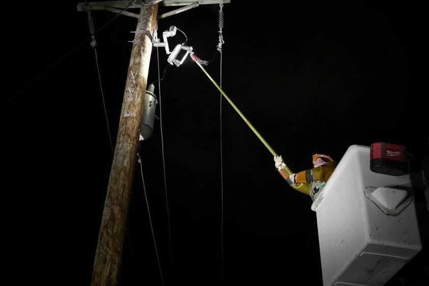 Milwaukee - Akkuleuchte Für Hochspannung (L4 HSL-301) (4933493968) 2 Milwaukee - Akkuleuchte Für Hochspannung (L4 HSL-301) (4933493968) – Bild 2