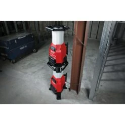 Milwaukee - Akkuleuchte Ohne Akku (M18 ONESLDP-0) (4933459160) -Werkzeugverkaufsgeschäft milwaukee akkuleuchte ohne akku m18 onesldp 0 49334591605