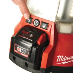 Milwaukee - ONE-KEY Akku-LED-Strahler Ohne Akku (M18 ONESLSP-0) (4933459155) -Werkzeugverkaufsgeschäft milwaukee one key akku led strahler ohne akku m18 oneslsp 0 49334591556