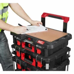 Milwaukee - PACKOUT Holz-Arbeitsplatte (4932472128) -Werkzeugverkaufsgeschäft milwaukee packout holz arbeitsplatte 49324721286