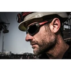 Milwaukee - Performance Schutzbrille Getönt Großpack 48 Stück (4932479028) -Werkzeugverkaufsgeschäft milwaukee performance schutzbrille getoent grosspack 48 stueck 49324790283