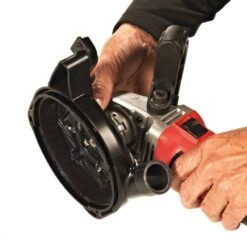 Milwaukee - Winkelschleifer 125mm Mit Absaughaube Schleifen (AGV 15-125XC DEG-SET) (4933448035) -Werkzeugverkaufsgeschäft milwaukee winkelschleifer 125mm mit absaughaube schleifen agv 15 125xc deg set 49334480352