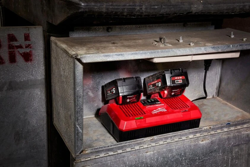 Milwaukee - Zweifach-Schnellladegerät (M18 DFC) (4932472073) 19 Milwaukee - Zweifach-Schnellladegerät (M18 DFC) (4932472073) – Bild 19